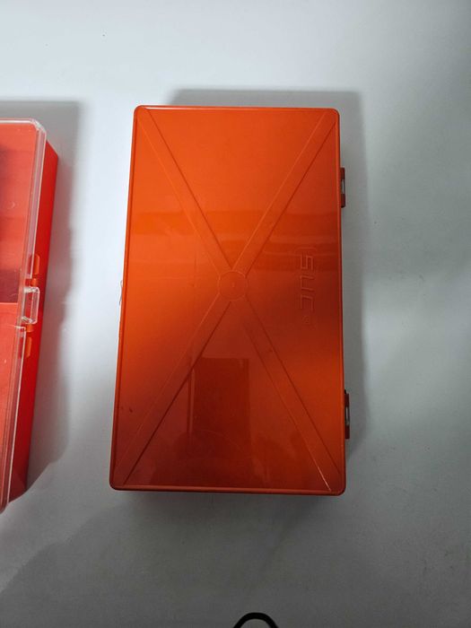 Duas caixas organizadoras