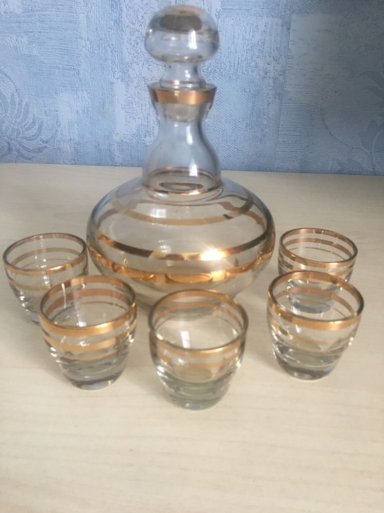 Графин з чарками