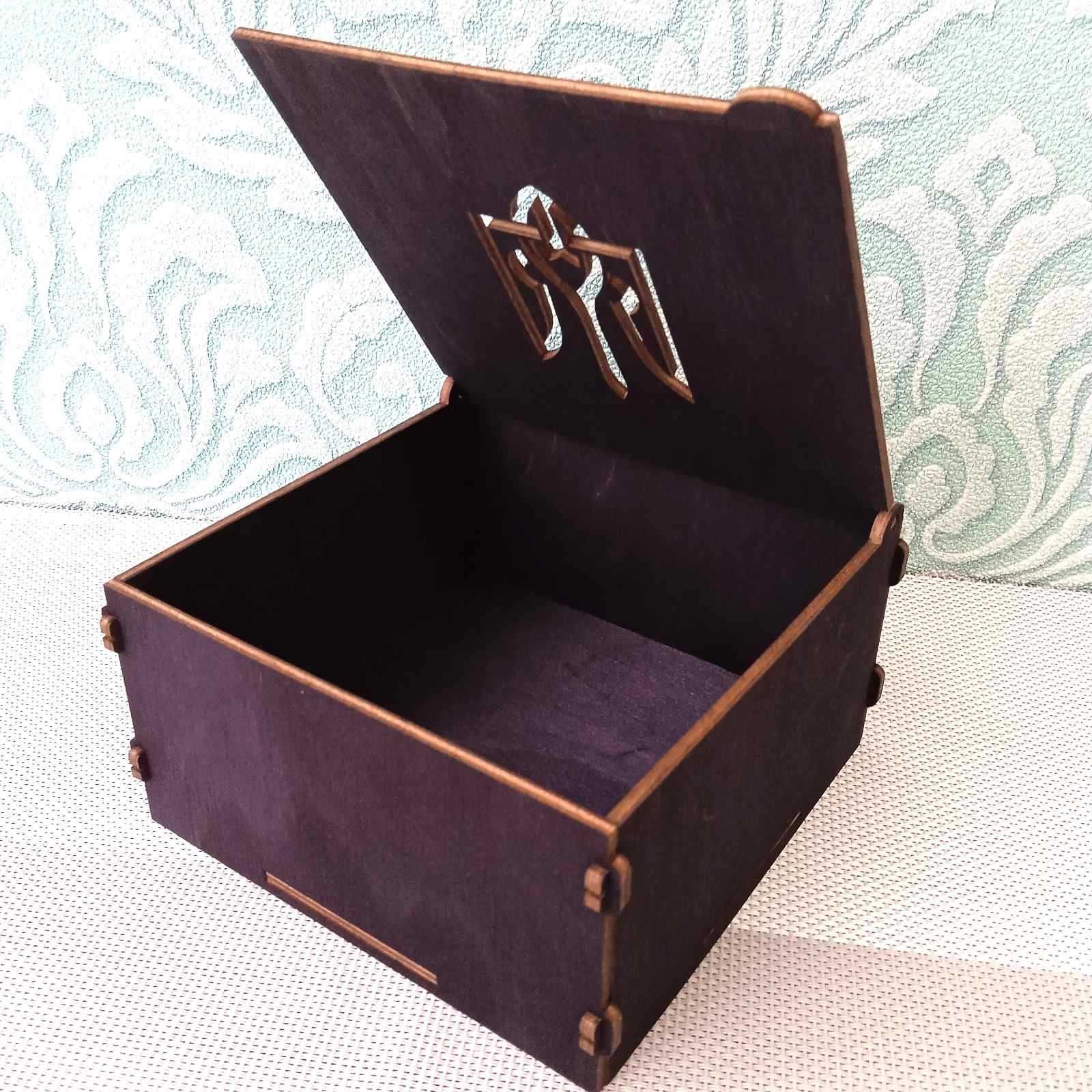 подаруноква коробка деревяна коробочка  з гербом шкатулка