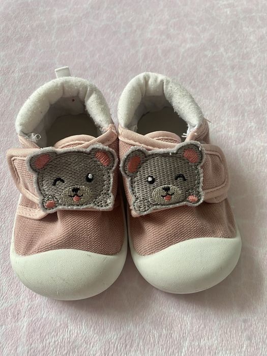 Кеди на дівчинку 9-12 місяців