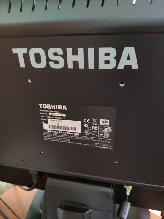 Монитор Toshiba у гарному стані