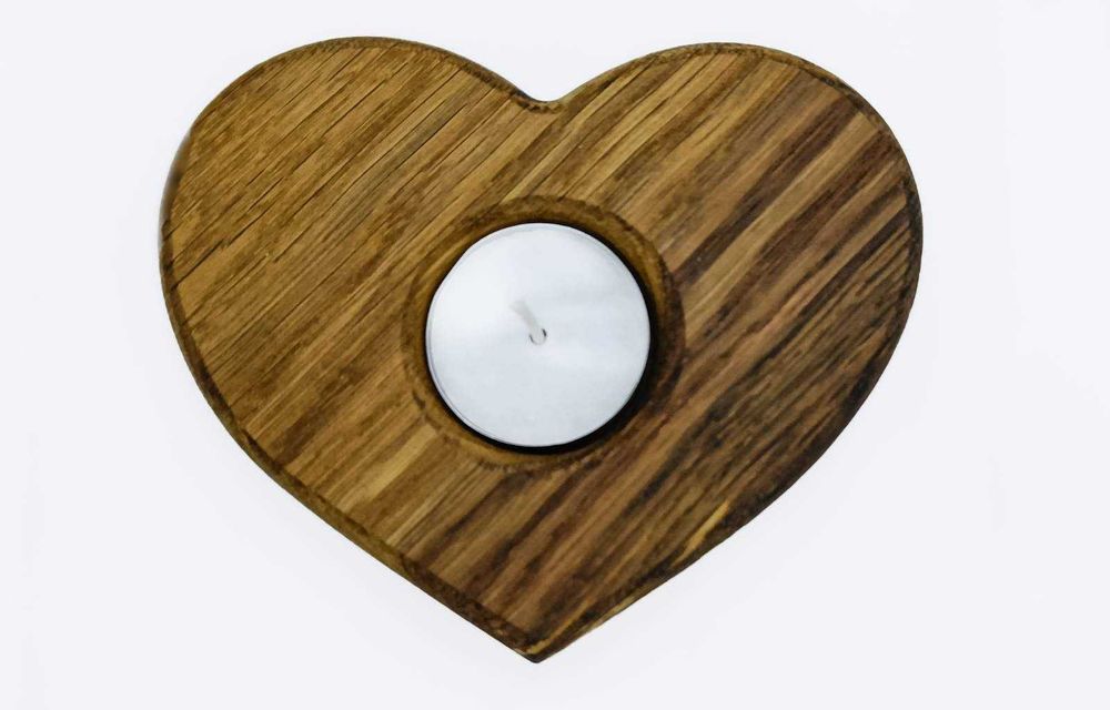 Świecznik z drewna dębowego w kształcie serca