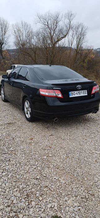 продаж Toyota Camry