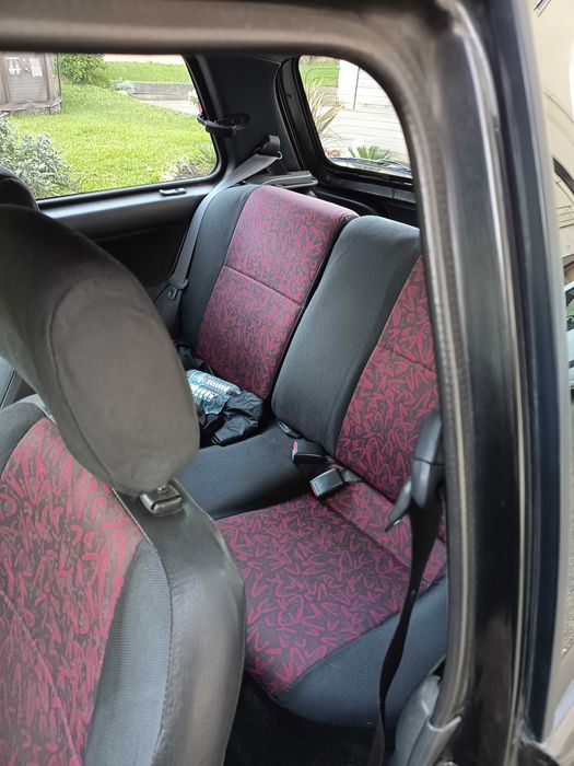 Carro em bom estado.