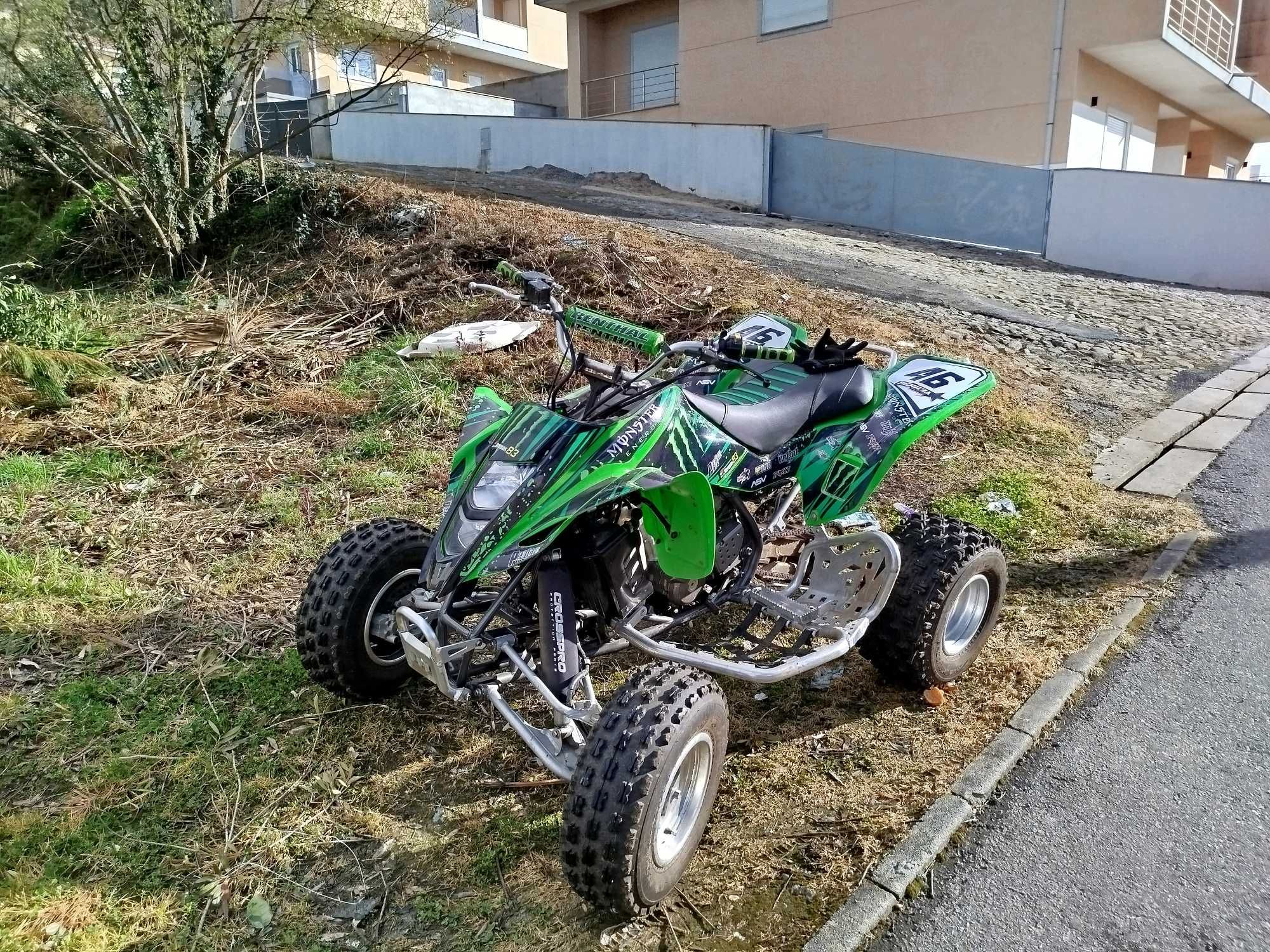Moto 4 - Kawasaki KFX 400