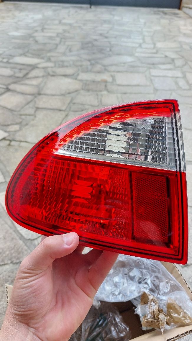 Farolim traseiro esquerdo p/ SEAT Leon 1M