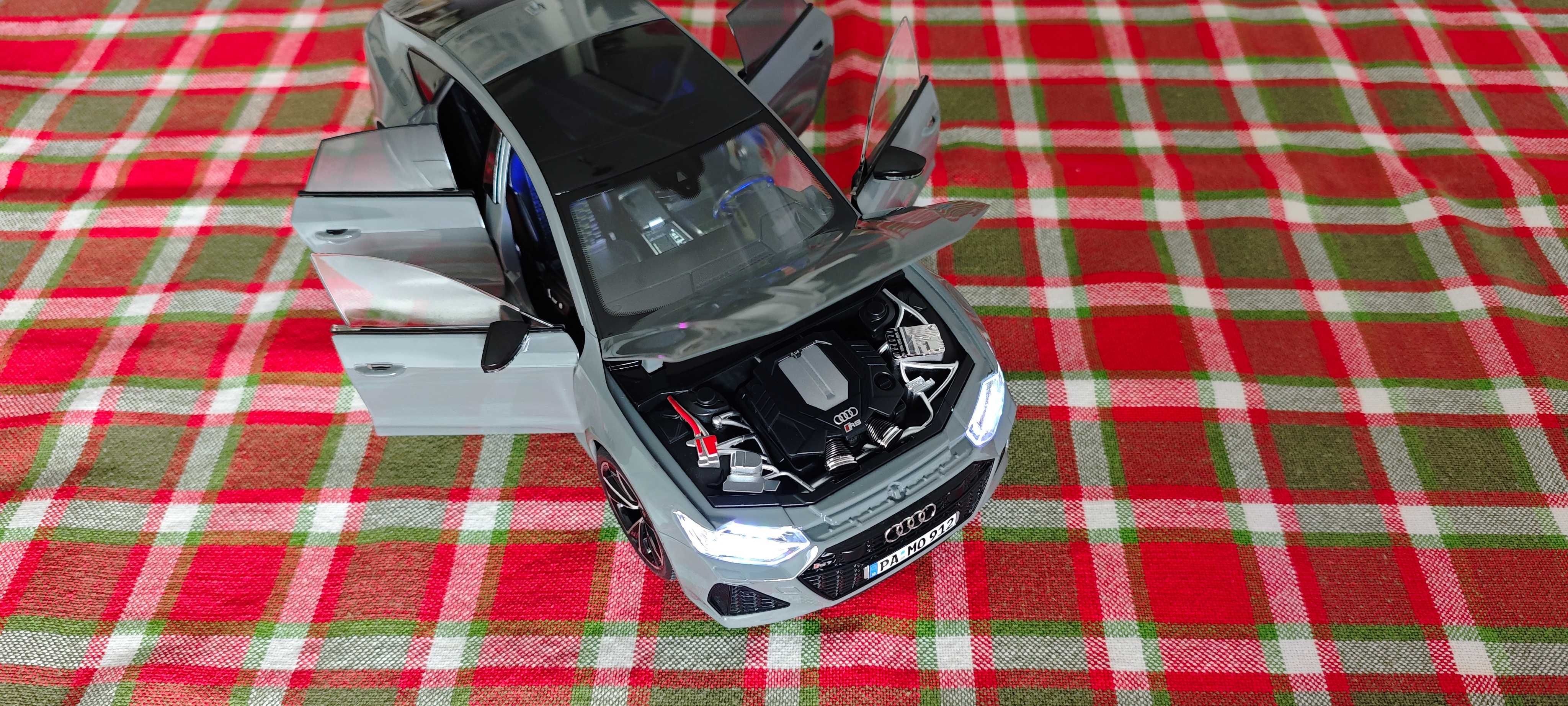 Model Audi RS7 Sportback skala 1:18 z oświetleniem P/T pilot szare