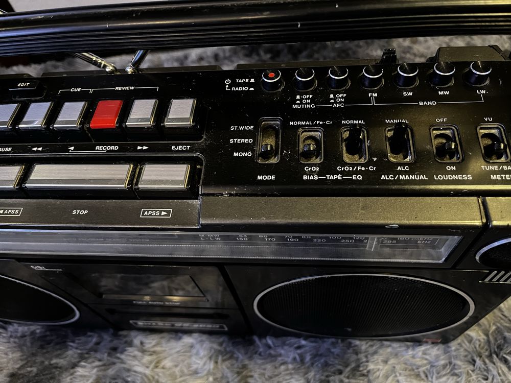 Sharp GF 9090 Ghettoblaster
