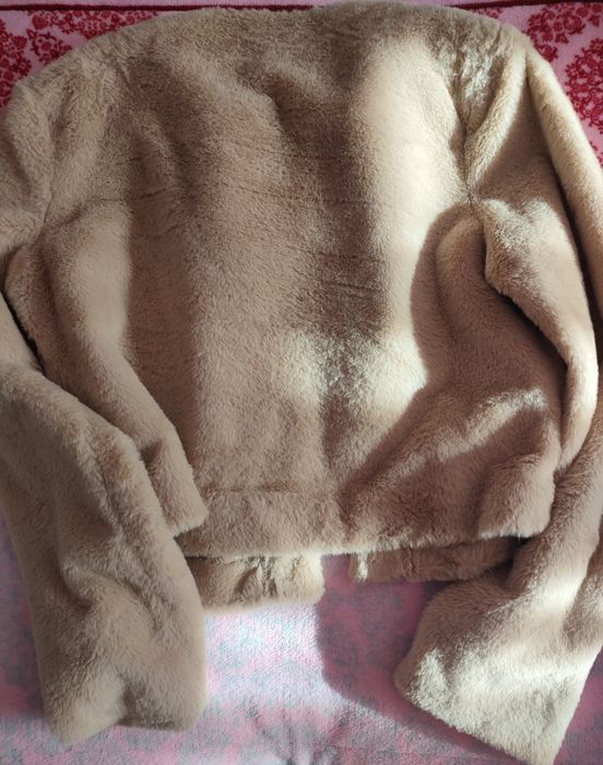 Casaco pêlo sintético, H&M. TAM S