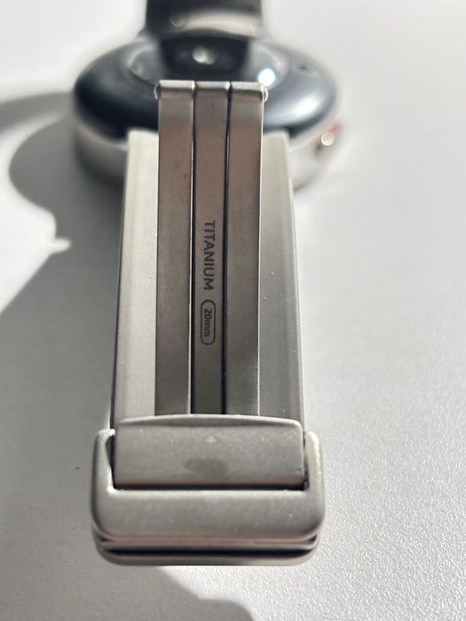 Galaxy Watch pro 5 LTE ( Titanium )