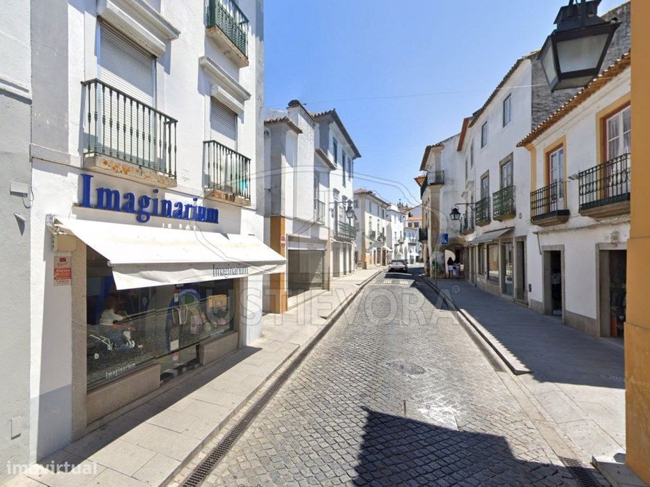 Loja situada numa das melhores ruas comerciais do Centro Histórico ...