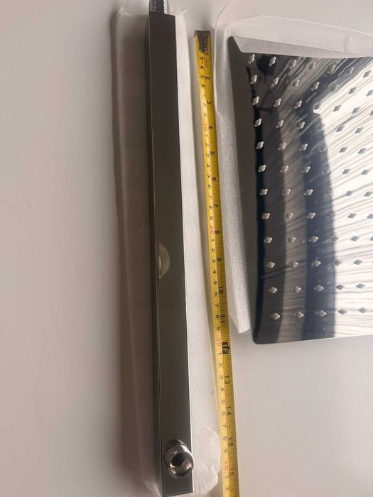 Deszczownica ścienna 30x30cm + GRATIS