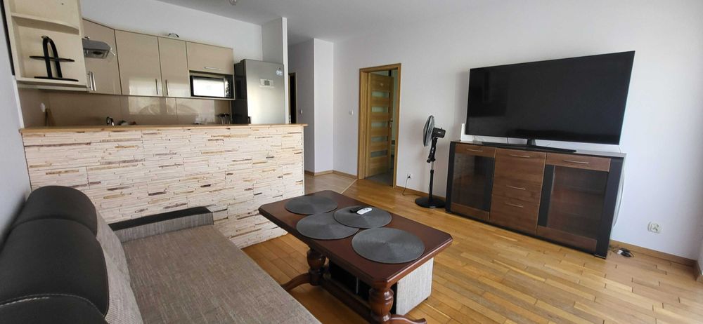 Wynajmę apartament z miejscem postojowym w hali w Kołobrzegu ul 1 Maja