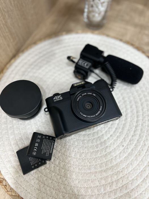 Цифрова камера 4K 56 МП з автофокусом та 16-кратним зумом поворотним е