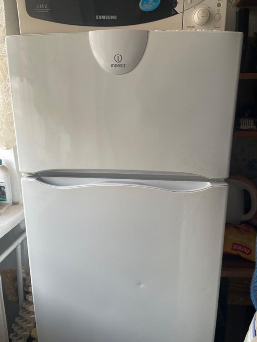 Холодильник  Indesit RA 24