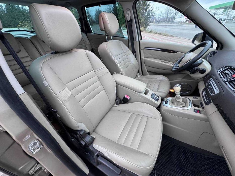 Renault Scenic 2011 1.6dci BOSE Мкпп-6