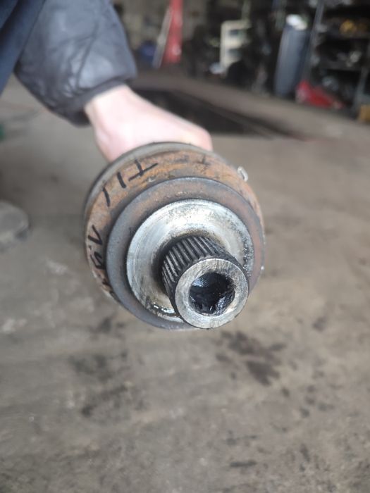 VW T4 1.9 TD półoś prawa poloska