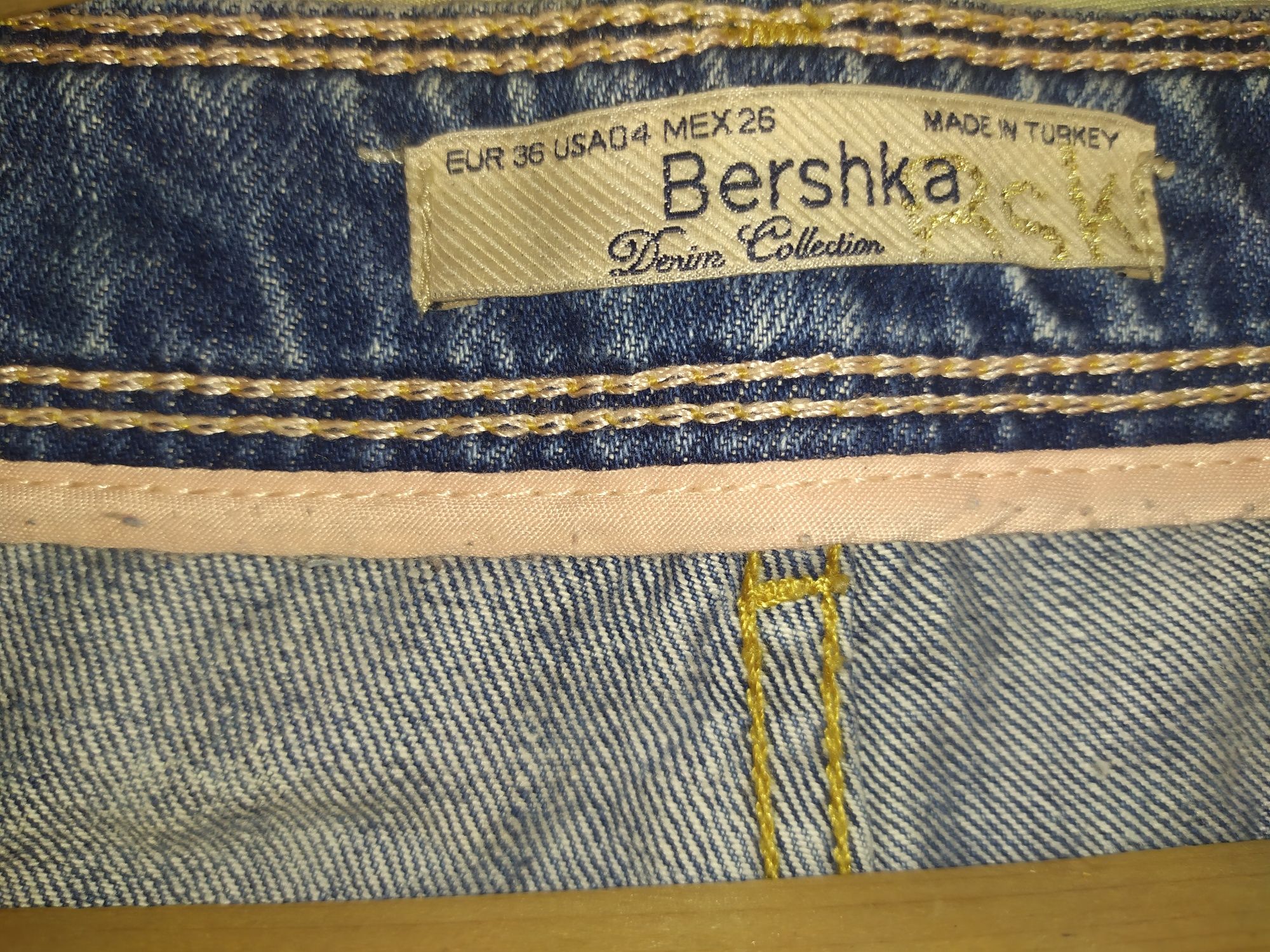 Джинсовые шорты Bershka р. 36