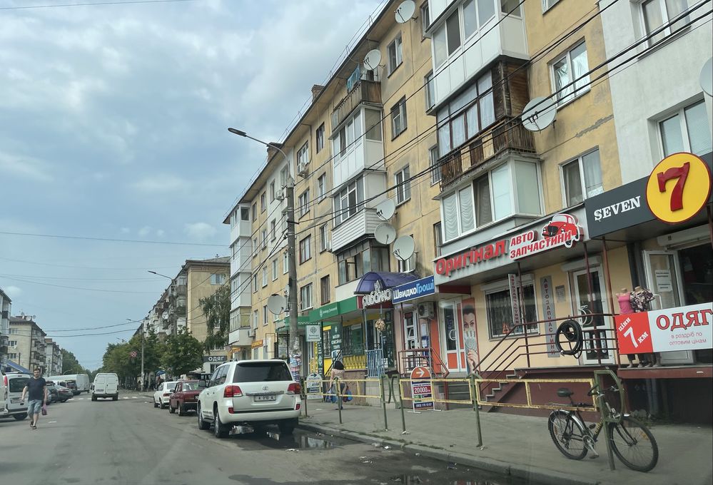 місто Житомир, вулиця Хлібна 16