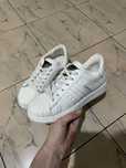 Білі кросівки adidas superstar
