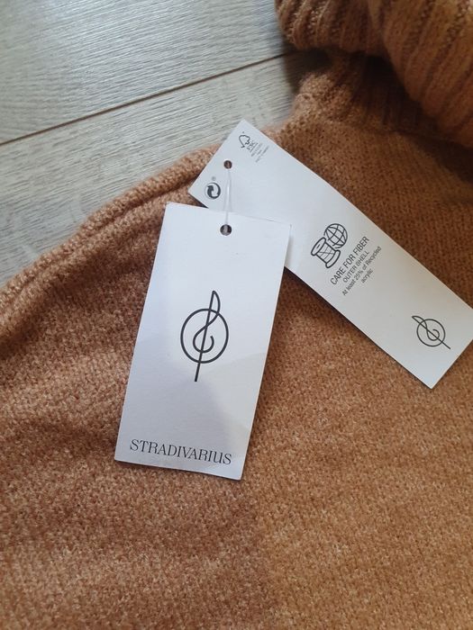 Stradivarius светр
