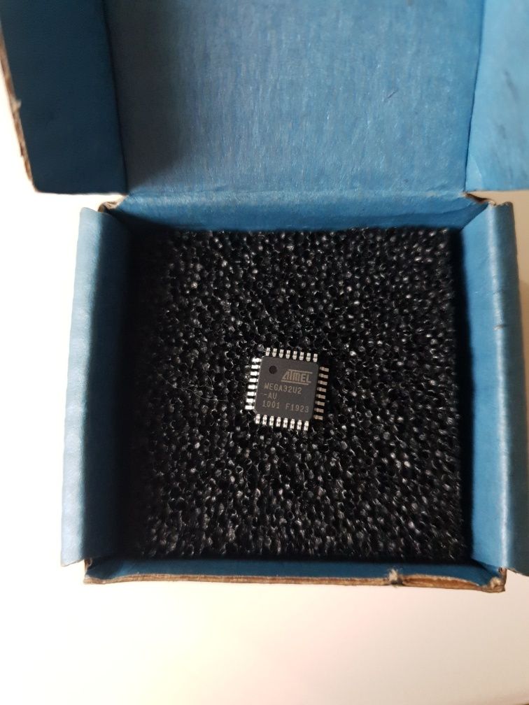 Atmel MEGA32u2 au 1001 F1923 chip układ scalony