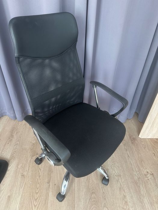 Escritório e cadeira