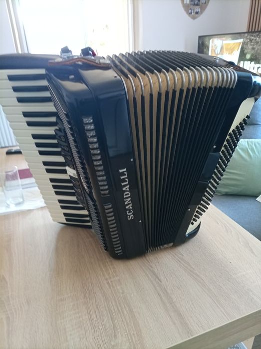 Akordeon Scandalli 120 basów