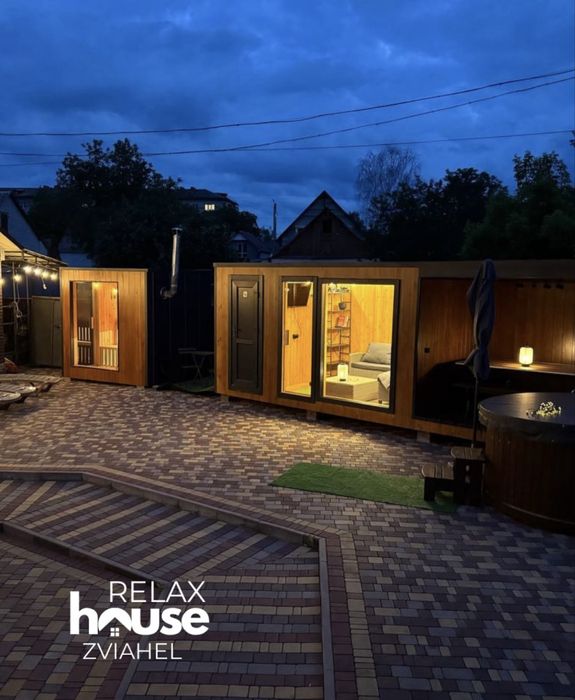 Будинок з басейном сауною/баня та чаном/джакузі