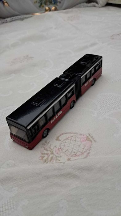 Miniatura SIKU Autocarro Articulado "Park & Ride"