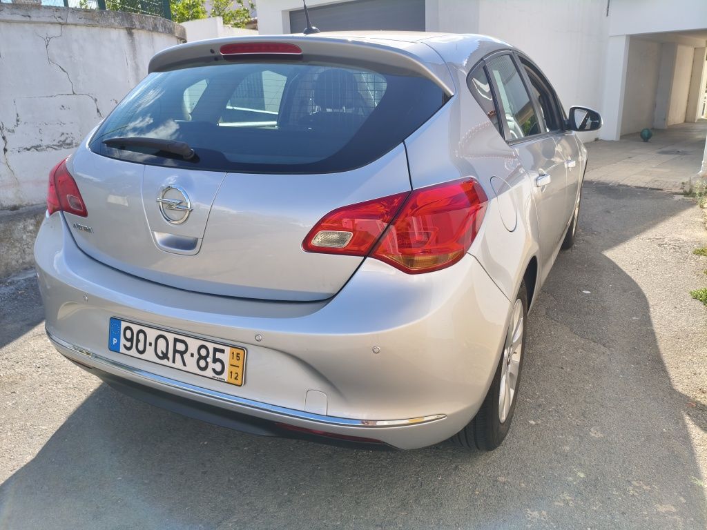 Opel Astra comercial