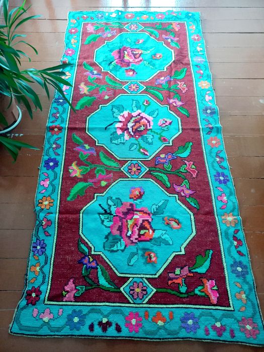 Старинный ковёр ручной работы