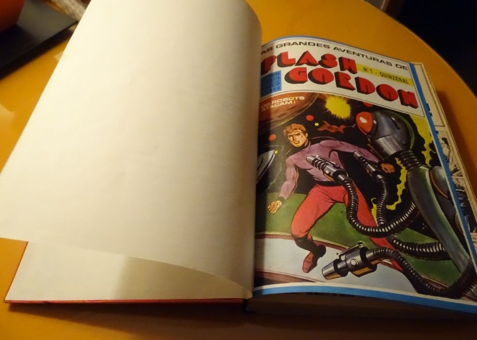 FLASH GORDON - Coleção completa, encadernado - quase novo