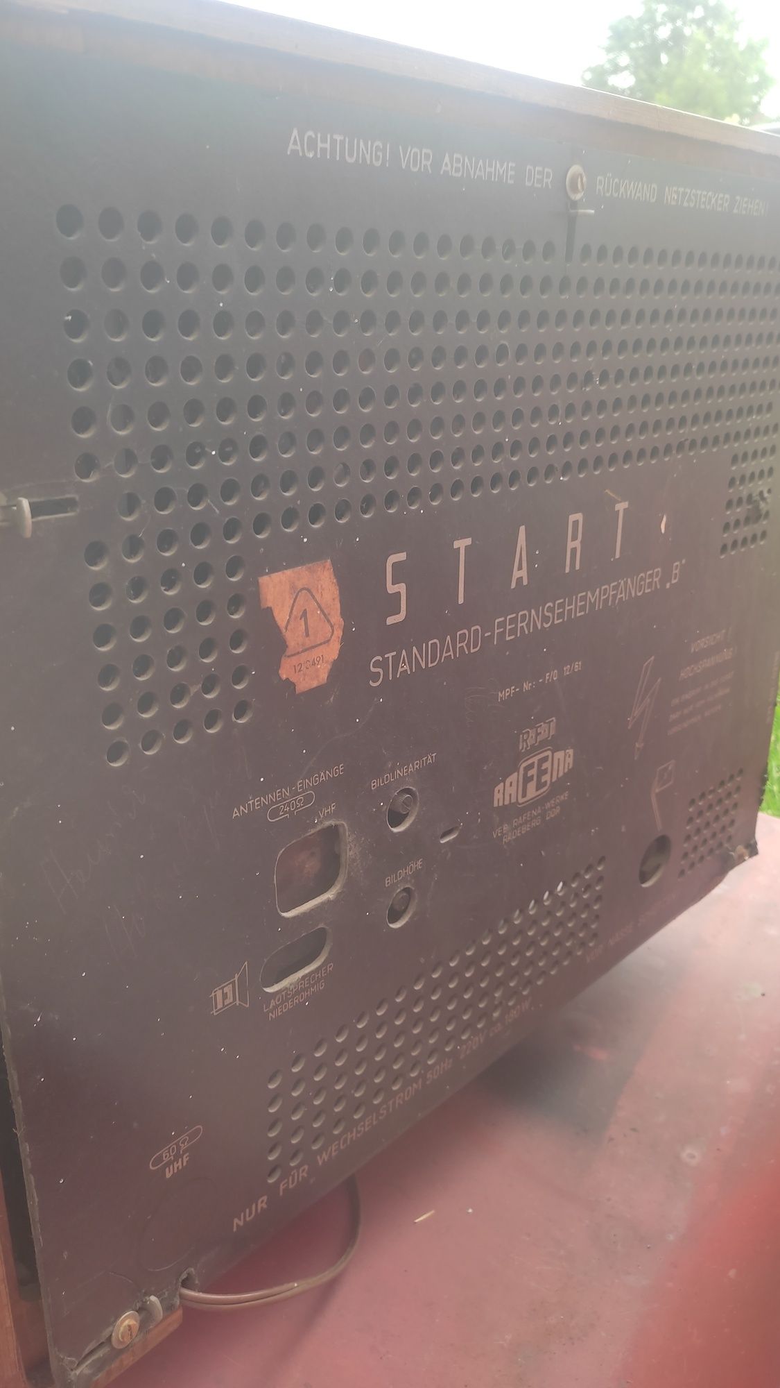 Stary telewizor lampowy Rafena Niemcy.