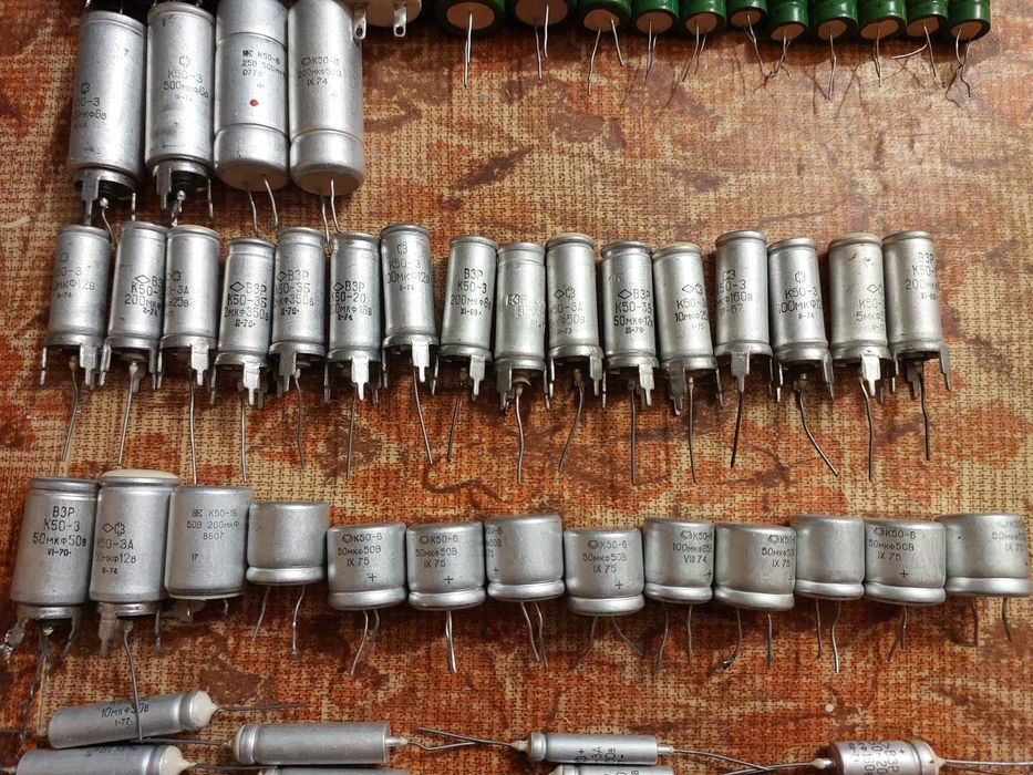 Конденсатори, запобіжники, предохранители