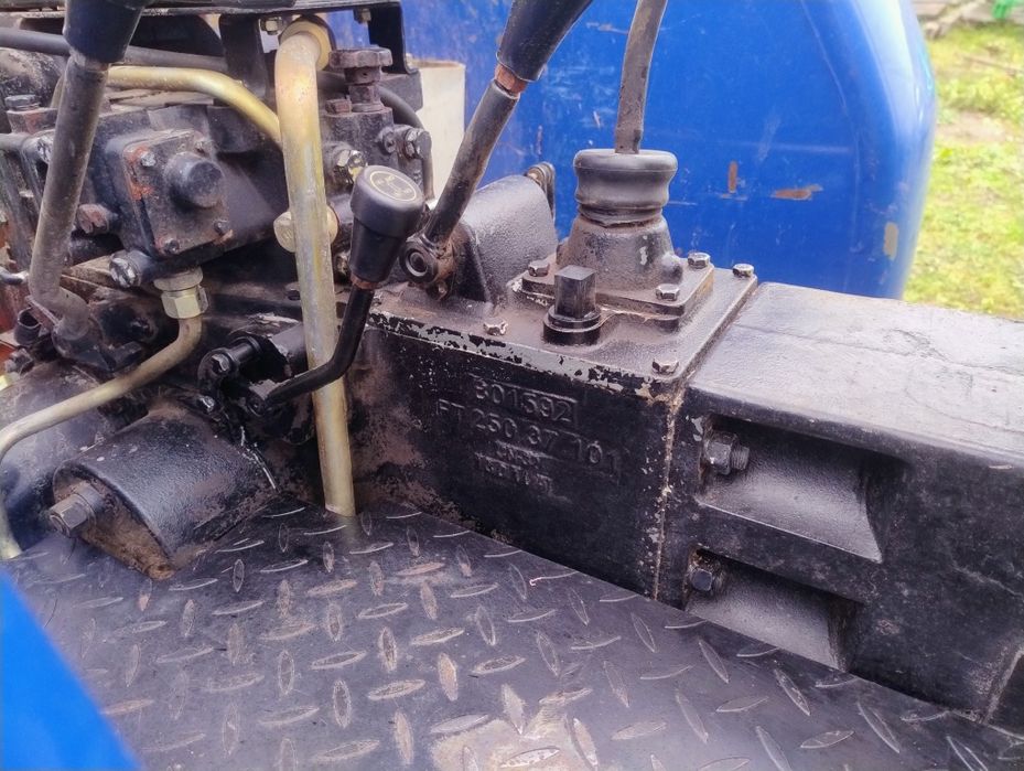 Трактор дтз 240.4. обмін