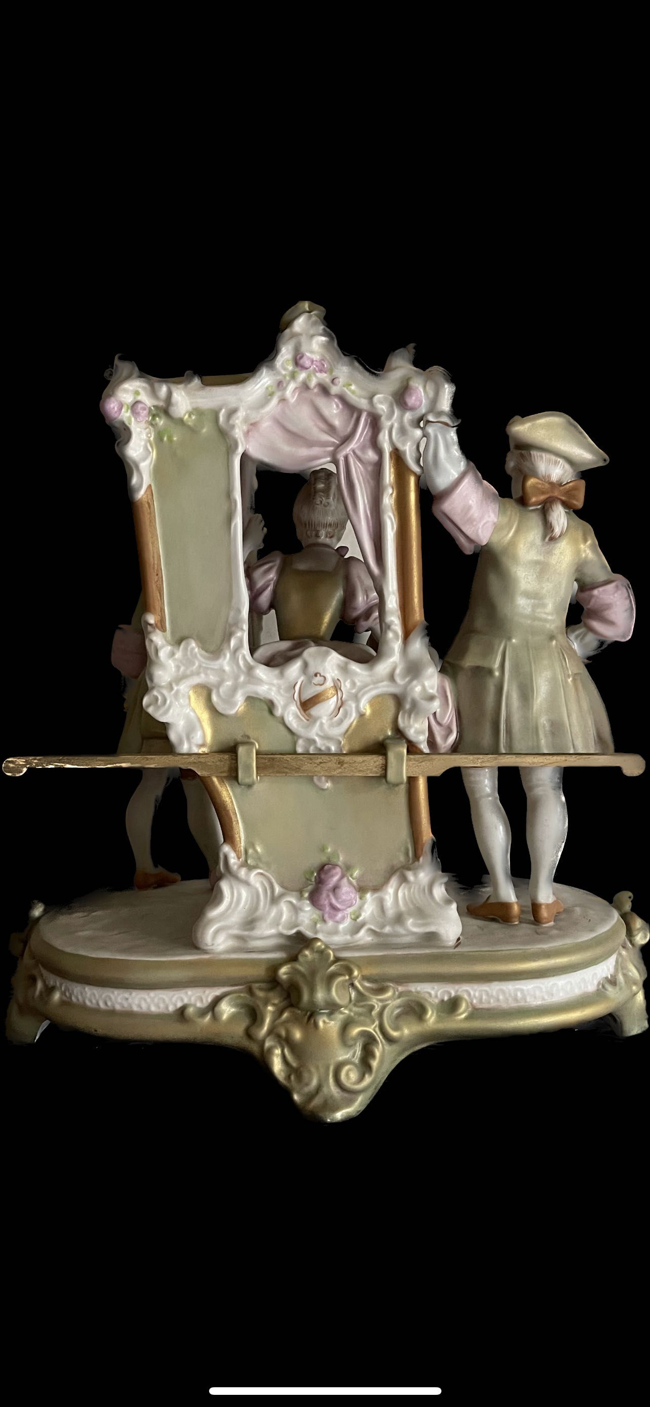 Дама с лакеями. Royal Dux Bohemia.