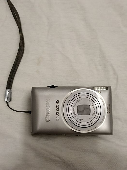 Sprzedam Piękny Aparat Canon Ixus 220 HS
