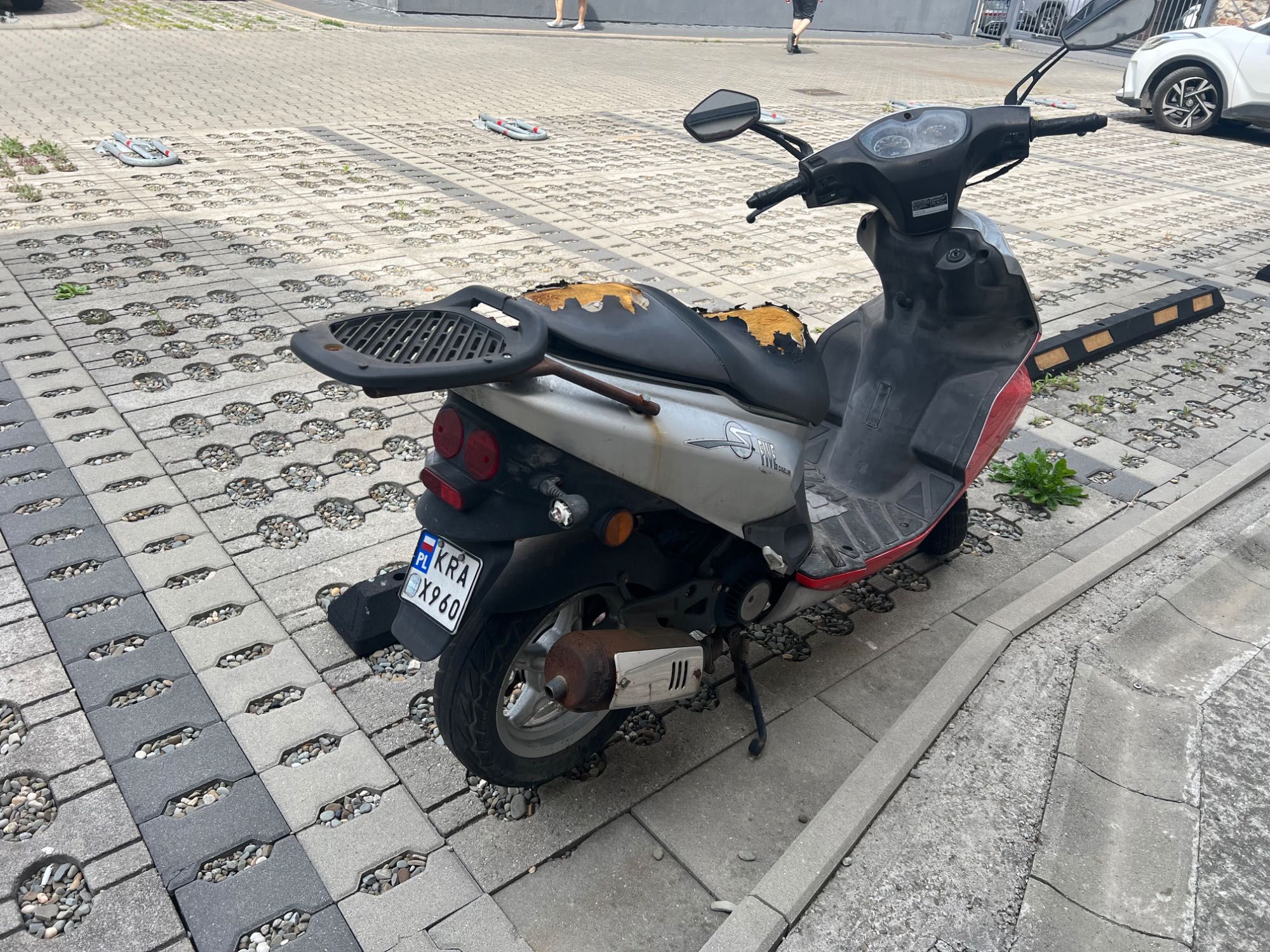 Skuter Daelim Five