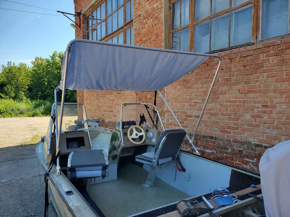 Лодка з мотором Южанка 2