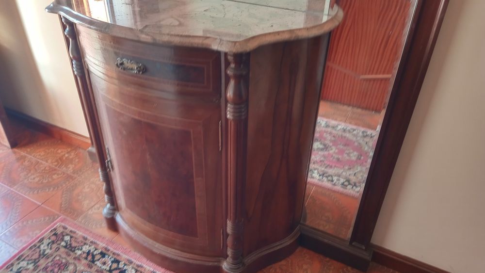 Móvel de entrada usado