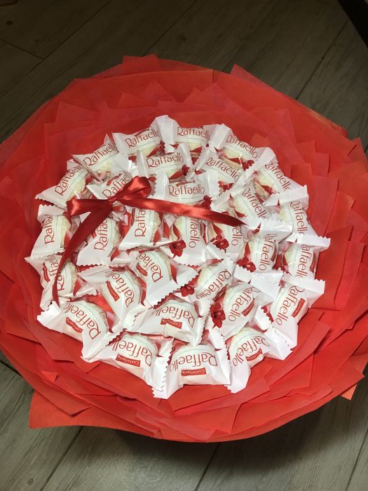 Їстівний букет. Букет з сиру, ковбасок, сухофруктів, цукерок.