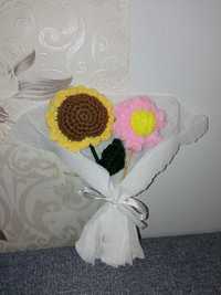 Bukiet kwiatów słonecznik i kwiatek robiony własnoręcznie na szydełku