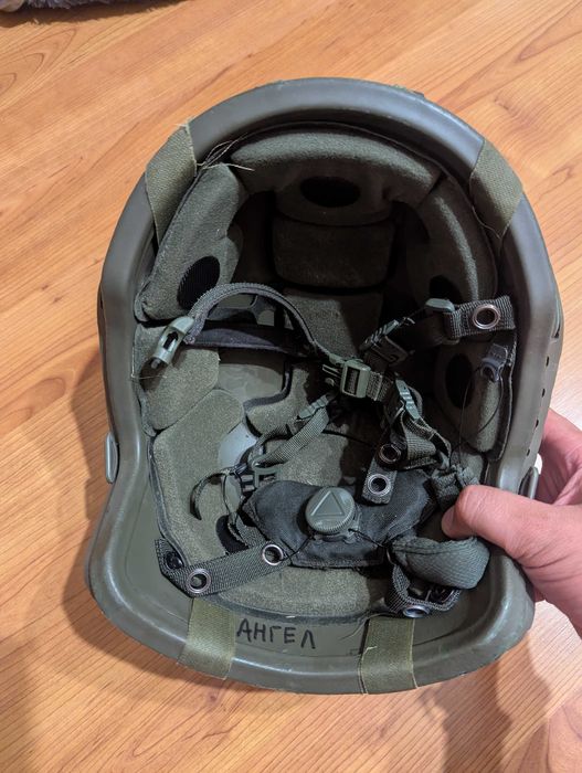 Шолом тактичний цілий