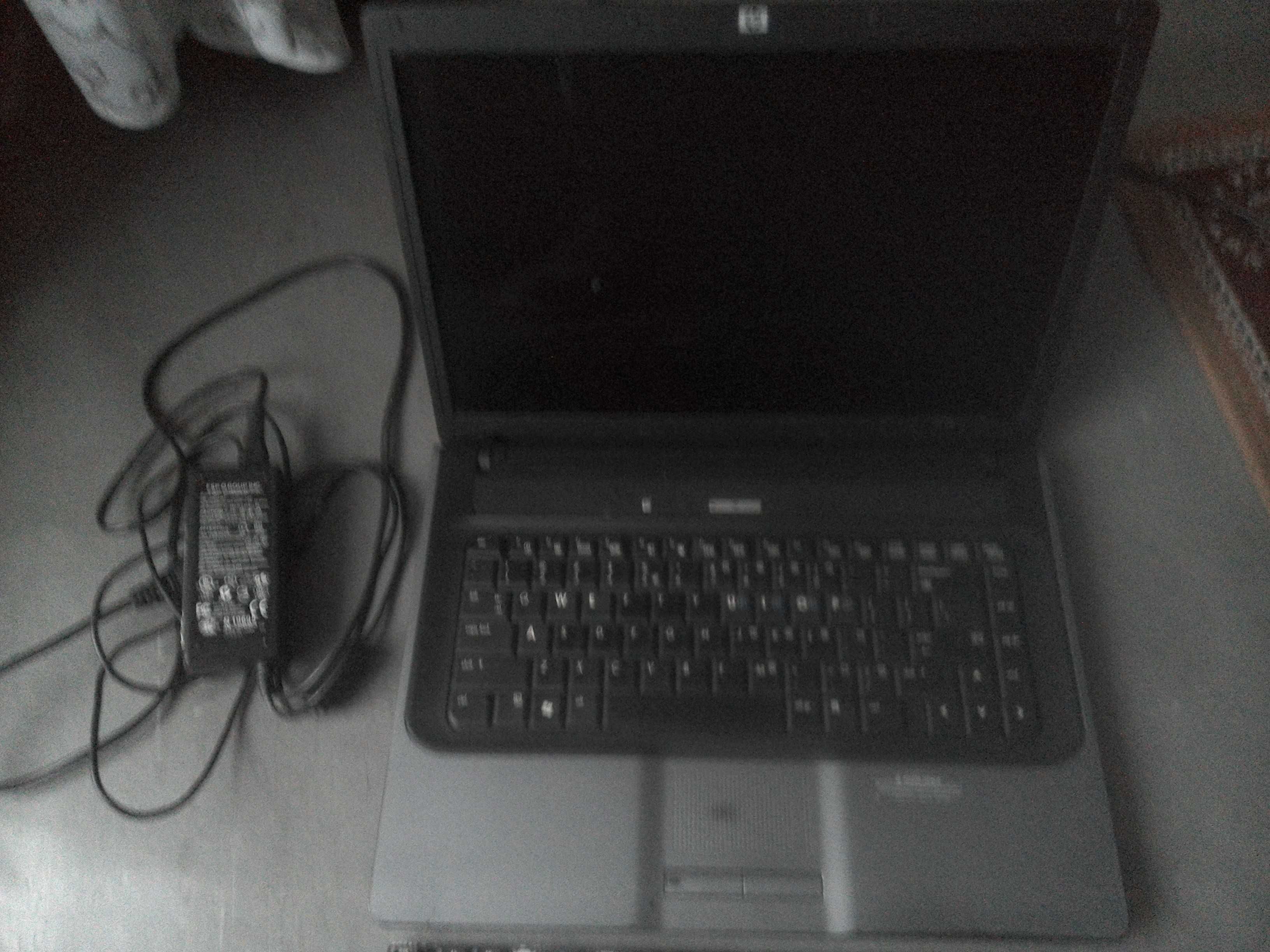 laptop hp 530 ladny stan zapasowa klawiatura zasilacz duzo zdjec