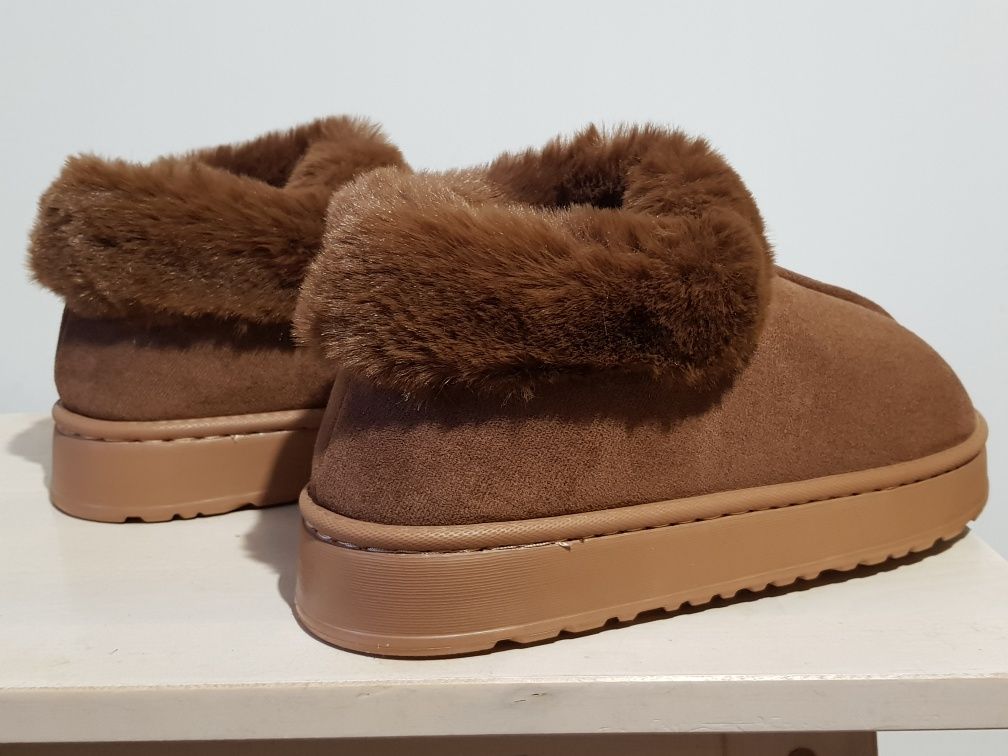 Kapcie zimowe 38-39 na platformie brązowe z cholewką w stylu ugg