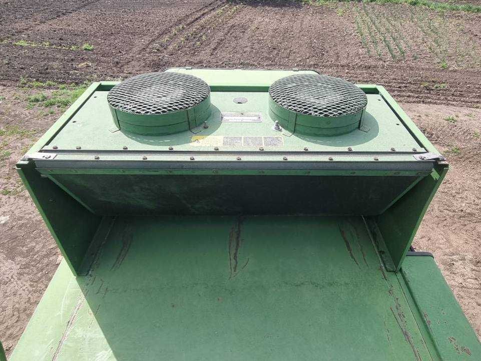 Комбайн John Deere 1166 HillMaster (1990)