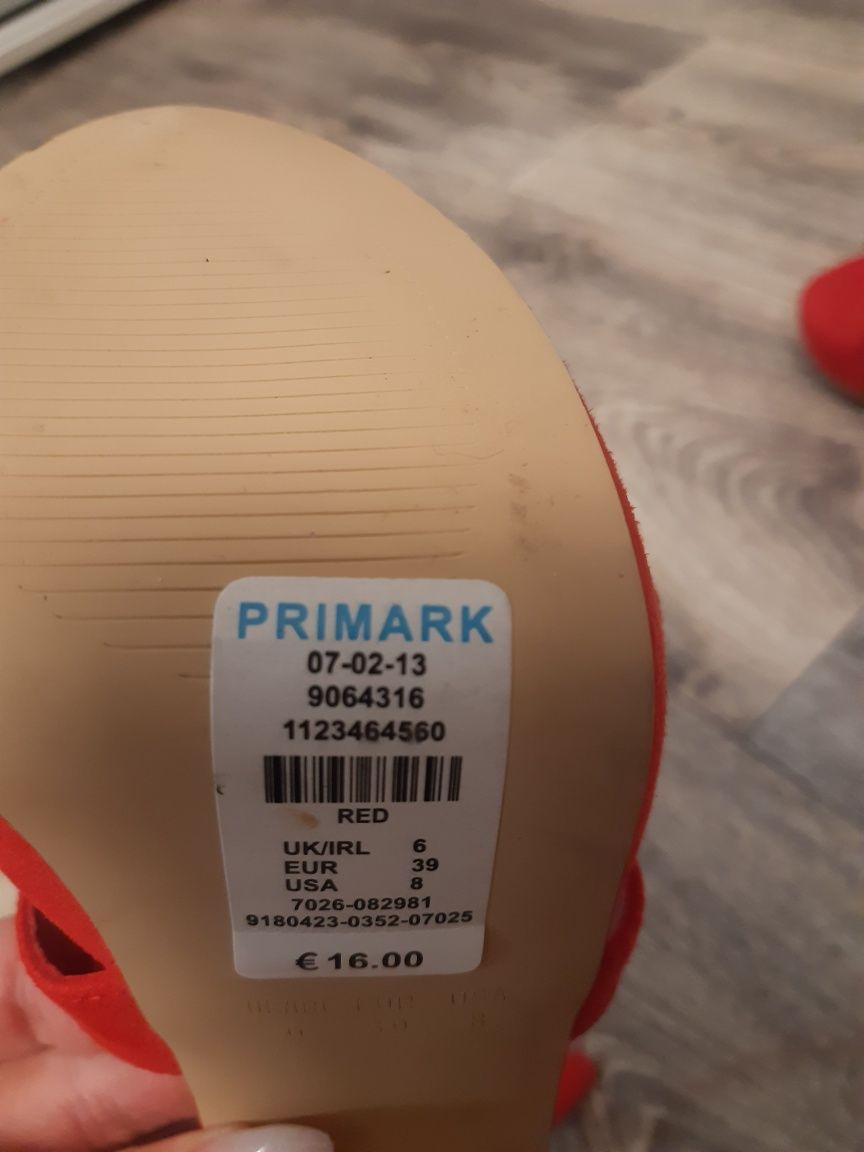 Босоніжки Primark розмір 39 Нові