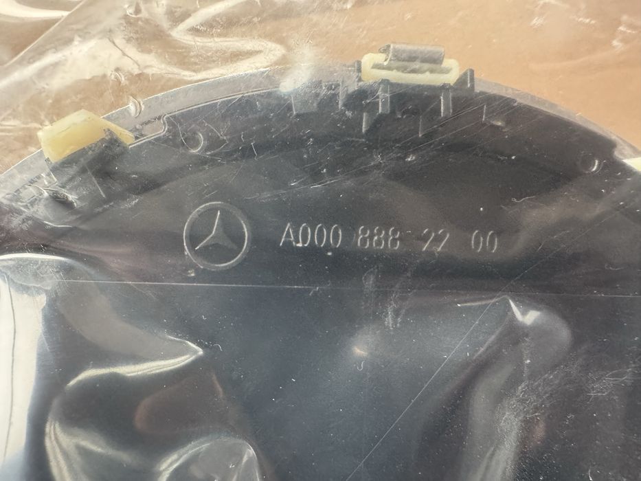 ‼️ Емблкма знак на EQS MERCEDES під камеру v297 мерседес а0008882200