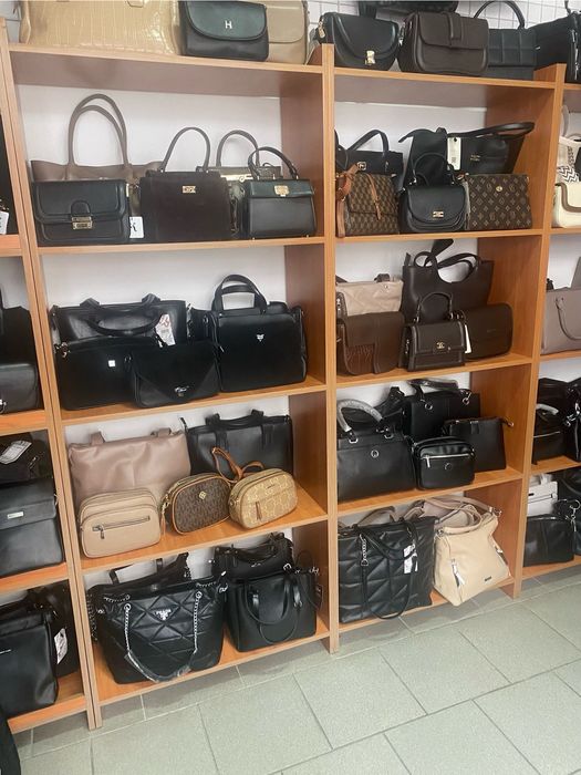 Стелаж  вітрина  меблі